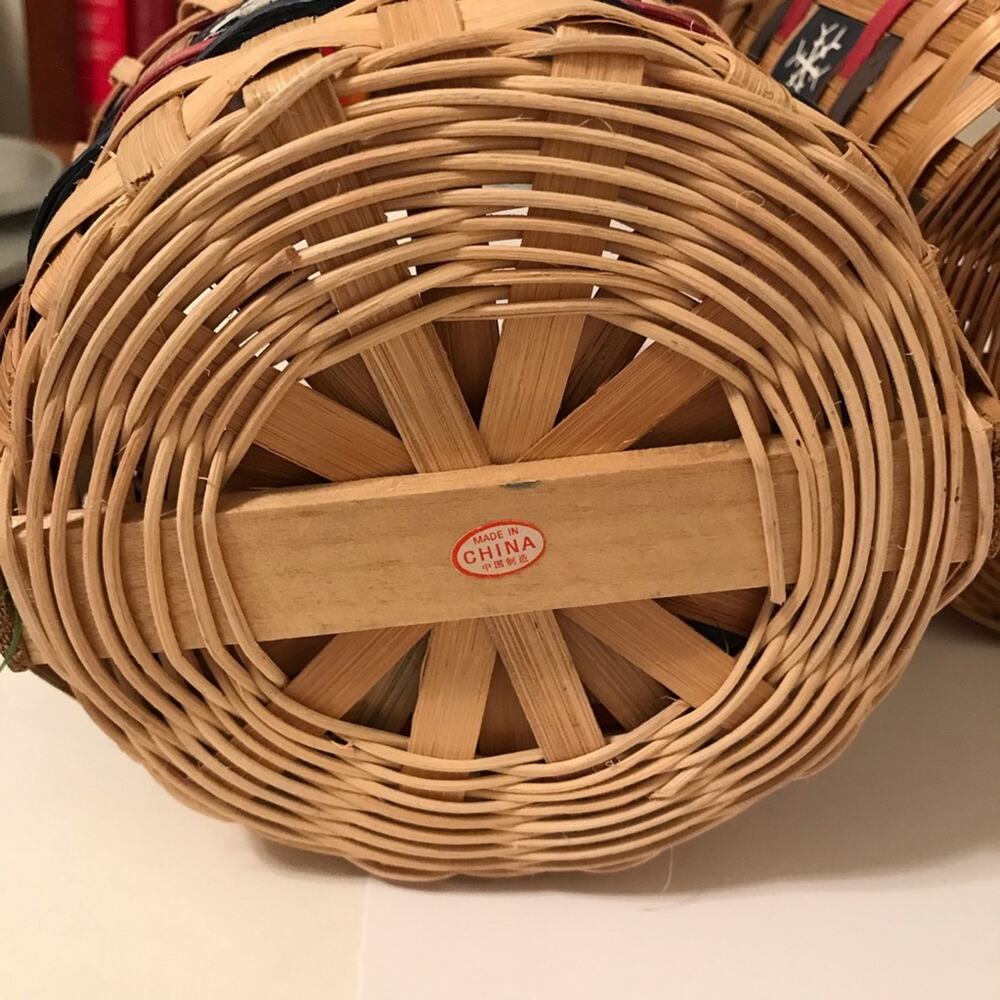 Wicker Baskets Set of 3 Winter Holiday Christmas - Picture 2 of 11